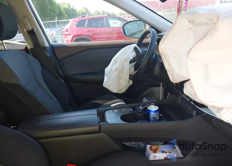 2022 Nissan Rogue Sv Fwd z USA, uszkodzony, nr VIN 5N1BT3BA5NC693057